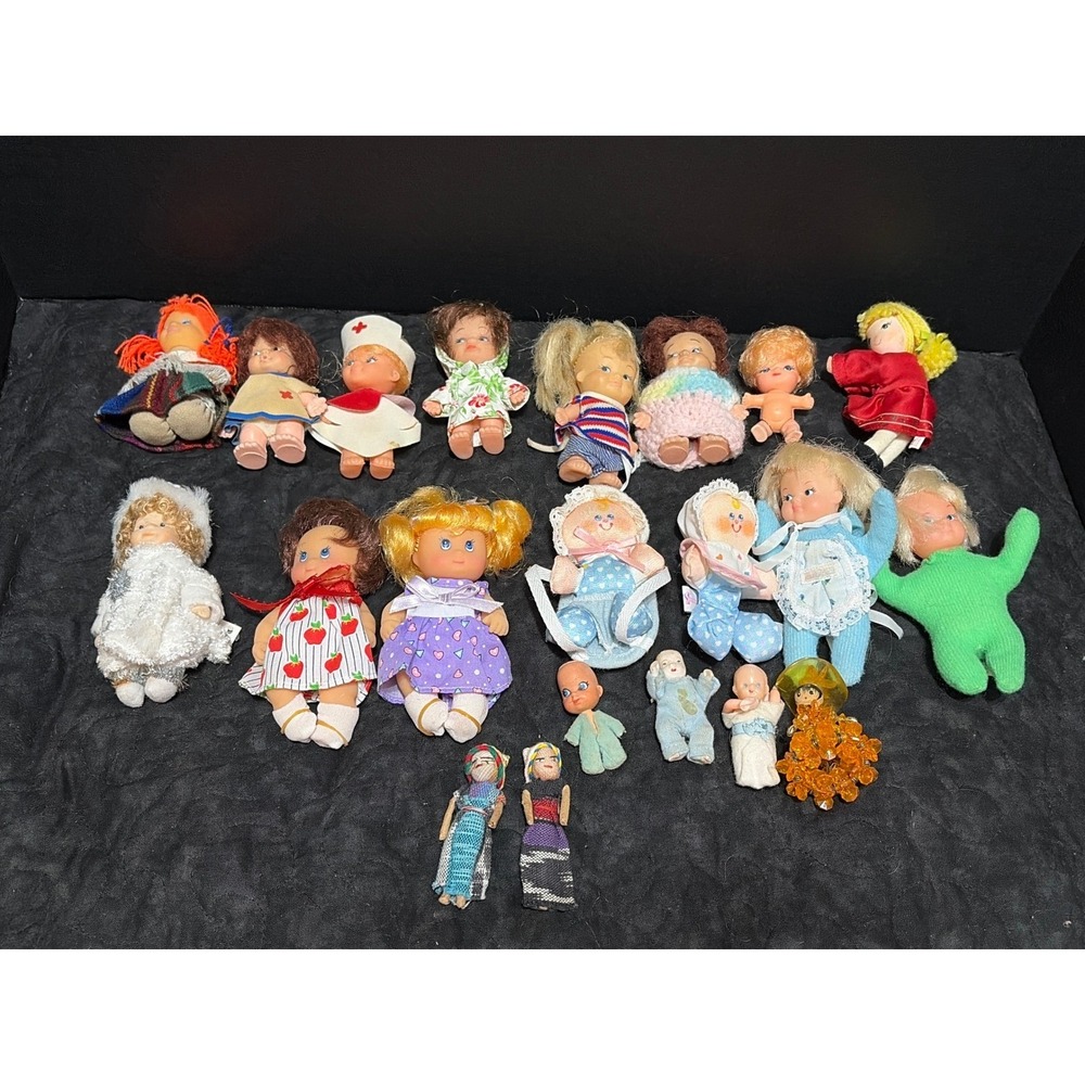 VTG Miniature Doll Lot Tiny Figures 21pc Retro Toys Travel Pocket Dollhouse